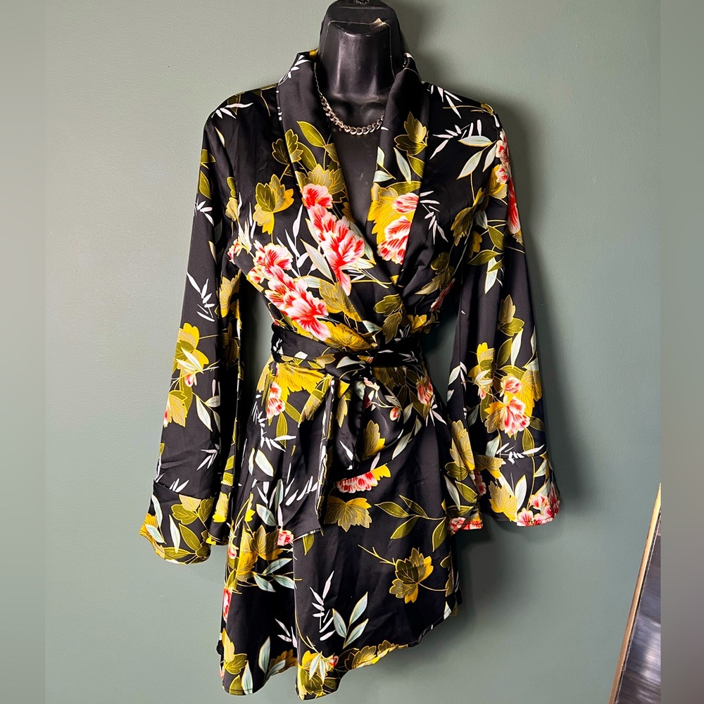 Short floral wrap dress